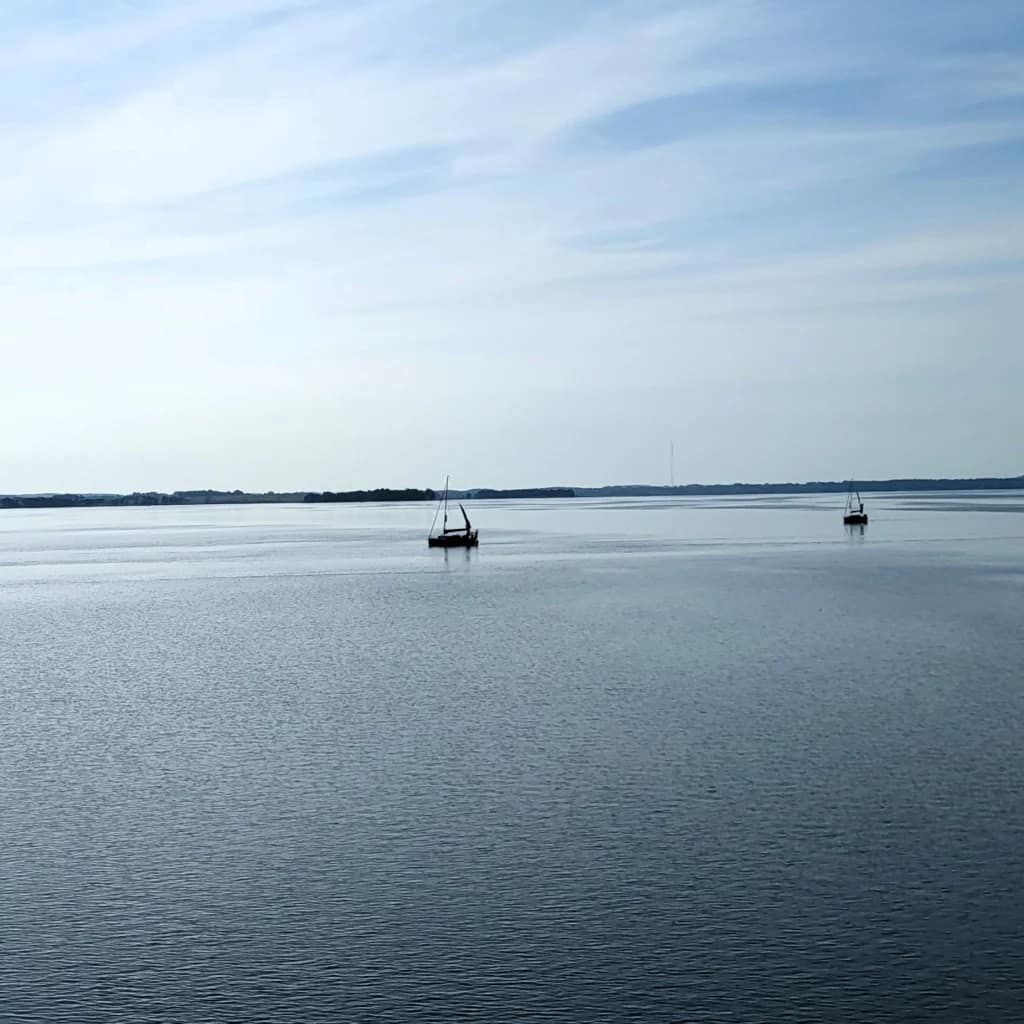 Jezioro Niegocin w Giżycku – widok z tarasu widokowego na Mazurskiej Pętli Rowerowej
