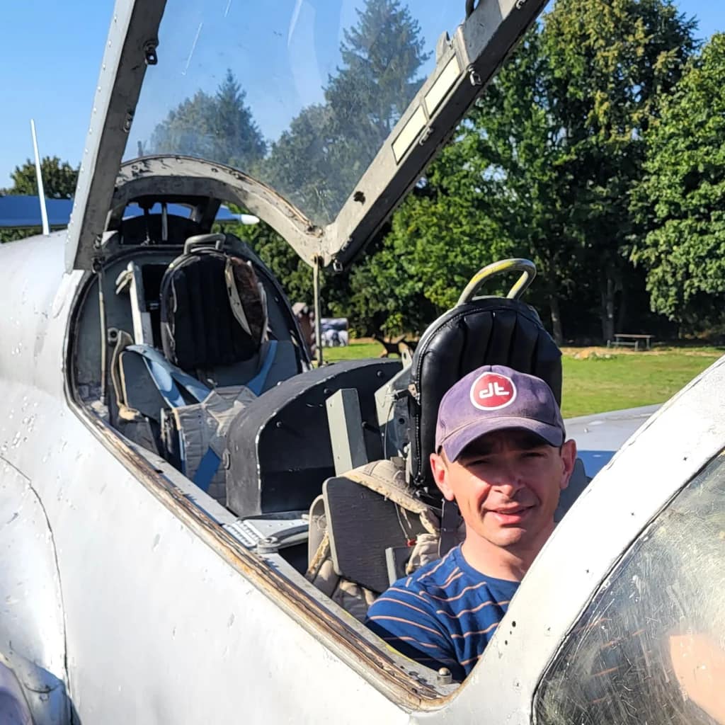 Wilcze Lotnisko – wnętrze samolotu i zwiedzanie atrakcji poza Mazurską Pętlą Rowerową