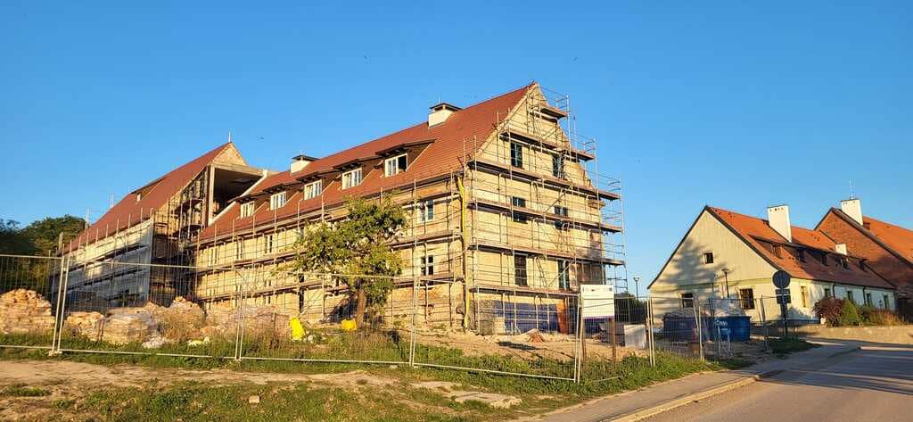 Remont budynku Memuak – Multimedialnego Centrum Żeglarstwa i Ekologii w Sztynorcie na trasie Mazurskiej Pętli Rowerowej