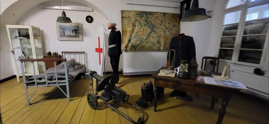 Mazurska Pętla Rowerowa 2023. Ekspozycja historyczna w Twierdzy Boyen w Giżycku