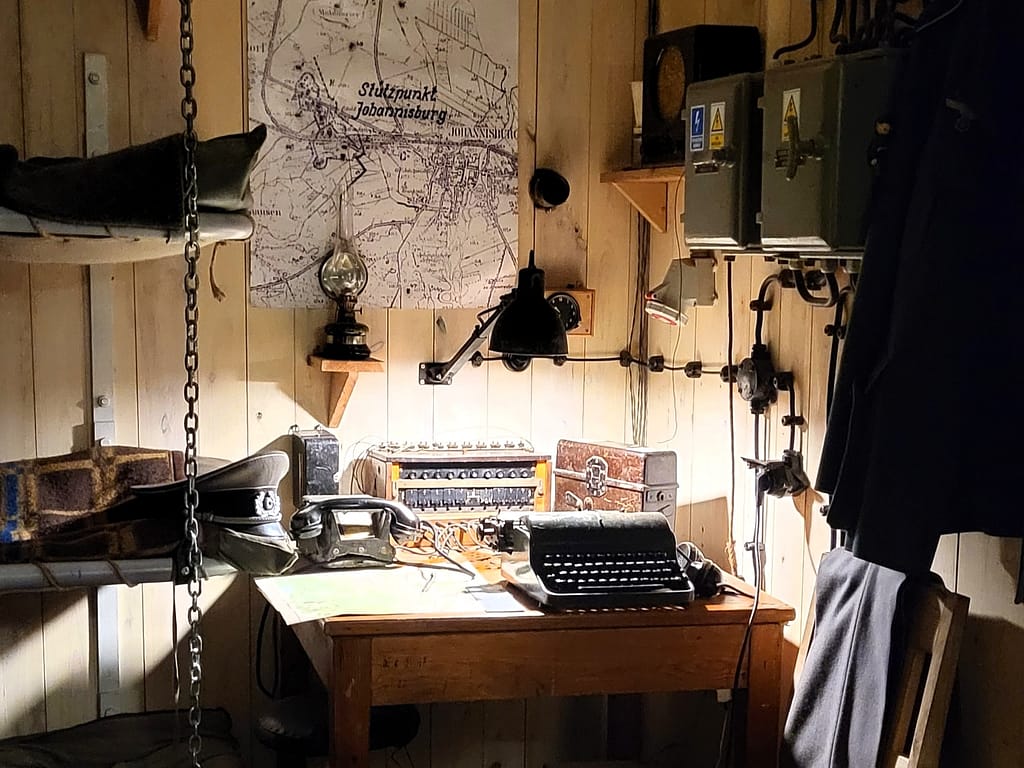 Ekspozycja w schronie Regelbau 502 w Piszu