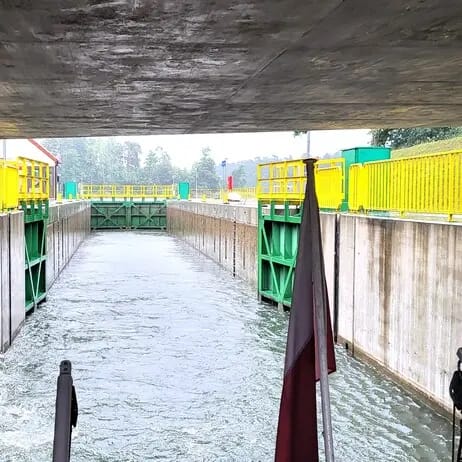 Dziennik Mazurska Pętla Rowerowa - Śluza Guzianka z perspektywy statku na trasie MPR