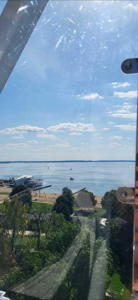 Mazurska Pętla Rowerowa 2023. Widok na jezioro Niegocin z Diabelskiego Młyna w Giżycku