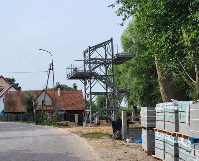 Wieża widokowa w Nowych Gutach w trakcie budowy