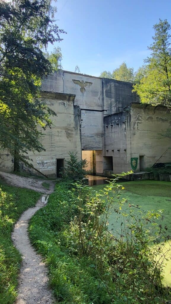 Śluza Leśniewo Górne – poniemiecka budowla ukryta wśród mazurskich lasów